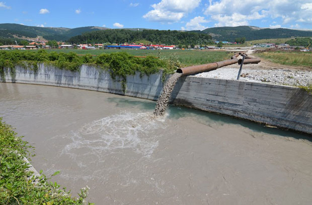 ЋЕХОТИНА НЕКАД И САД: Некад најбогатија река, сада једна од најзагађенијих у Црној Гори 
