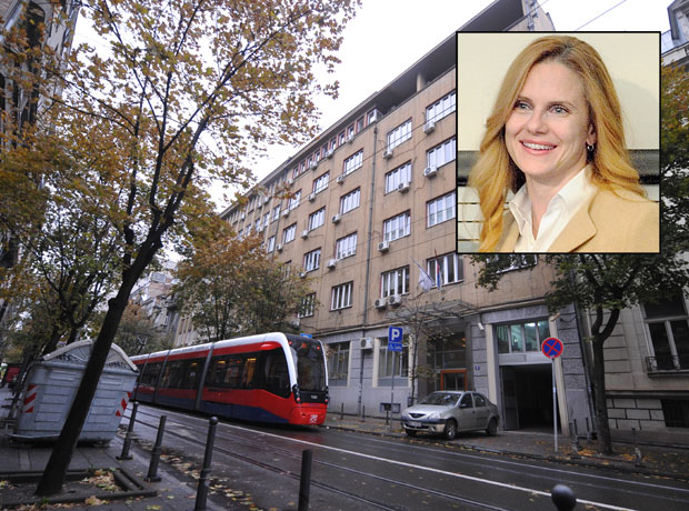 Делта: Зашто нас бојкотујете?; ПКС: Увек и свуда вас зовемо!