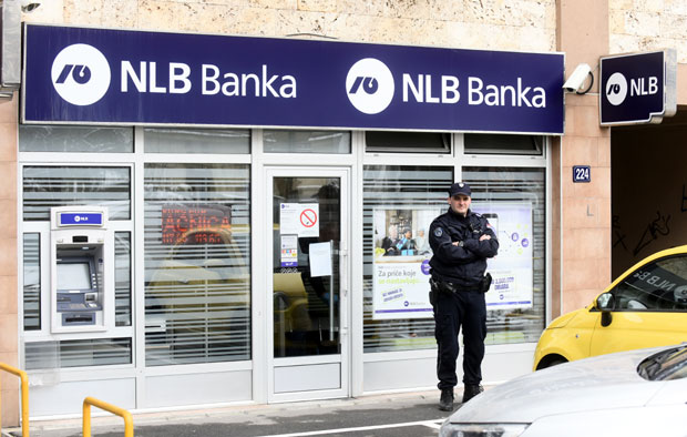 Оружана пљачка банке на Вождовцу