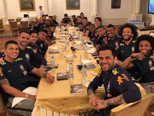 Бразилски асови се у сјајној атмосфери спремају за контролни меч у Русији: Самба, књиге и осмеси