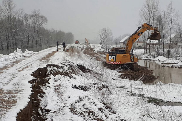 У Млинарицама стрепе од насипа