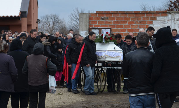 САХРАЊЕНА МАРИЈАНА ГАРХОВАЦ: Ћеркине сузе до неба