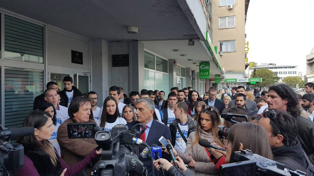 Црна Гора: Бојанић предао 18.500 потписа за кандидатуру