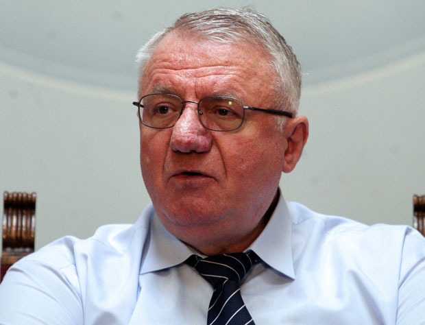 ШЕШЕЉ О РЕКОНСТРУКЦИЈИ: Избацити из Владе Михајловићеву, Лончара и друге којима је ЕУ дража од отаџбине