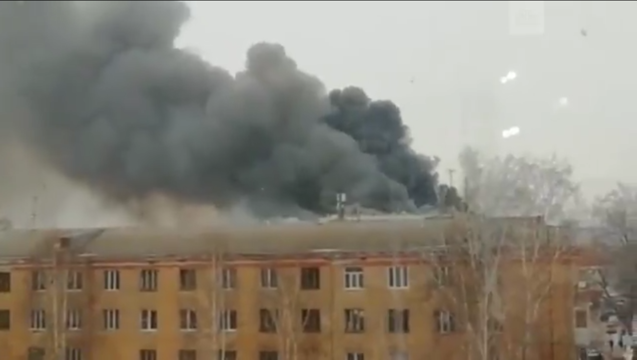 Нови пожар избио у тржном центру у Кемерову (ВИДЕО)