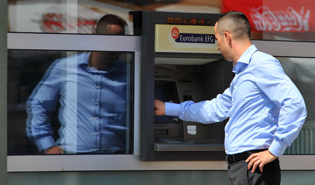 Серија напада на банкомате у девет градова