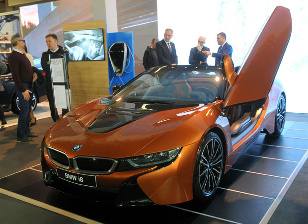 I8 ROADSTER: Будућност на друму