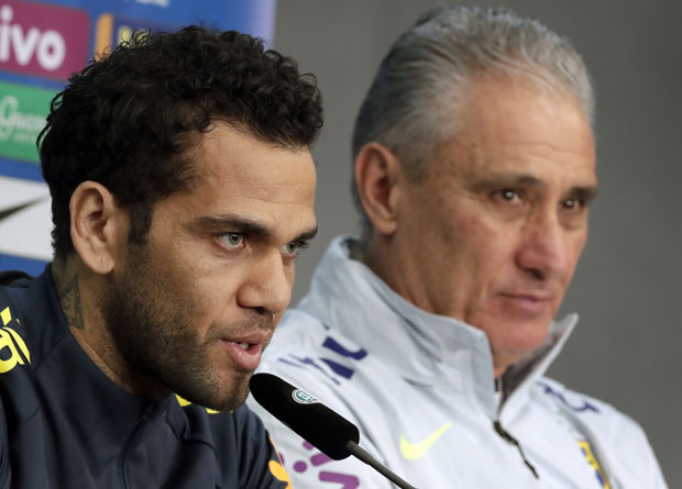 Дани Алвеш: Кутињо игра на истом нивоу као Нејмар