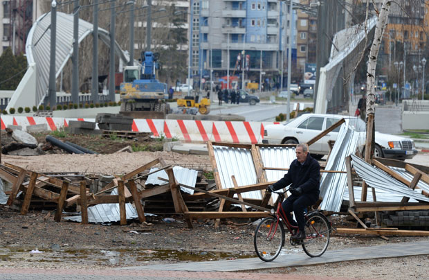 ОЕБС забринут за безбедност новинара на КиМ; Ракић: Немојте у војску тзв. Косова, да не удари брат на брата; Уклоњена барикада у месту Рударе (ФОТО+ВИДЕО)