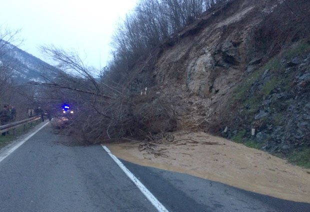 БРДО НА МАГИСТРАЛИ: Одрон у Ибарској клисури код Краљева (ФОТО)