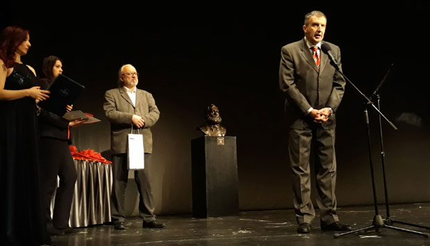 Чувари визије предака