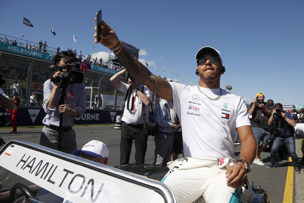 Грешка у софтверу однела Хамилтону прво место у Аустралији