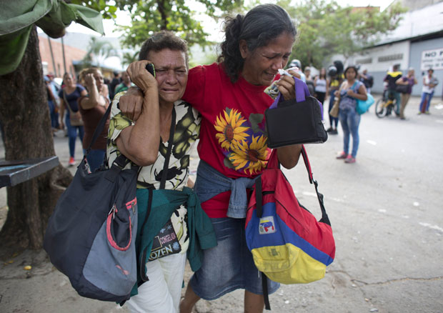 СТРАВИЧАН ПОЖАР: Изгорело 68 затвореника у Венецуели (ВИДЕО)