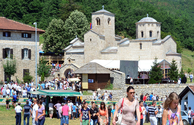 Истраживање: Црногорци највише верују Српској православној цркви