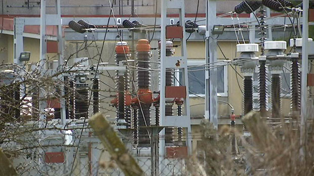 Радник кога је ударила струја у тешком стању, пребацују га за Београд (ФОТО)