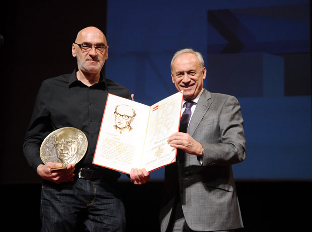 Дејану Илићу уручена награда Меша Селимовић: Пишемо јер смо очарани светом (ФОТО / ВИДЕО)