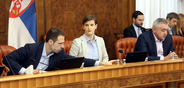 Брнабић: Реконструкција Владе ће да сачека бољу ситуацију на Косову; Вучић: Разговараћемо када дође време 