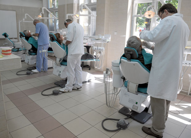 ВЕЛИКИ УСПОН ЗДРАВСТВЕНОГ ТУРИЗМА: Долазе из Канаде да код нас поправе зубе