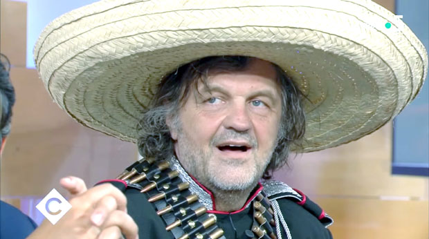 Пропевао Емир Кустурица