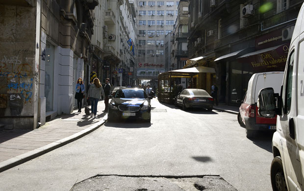 Дрворед уместо дивљег паркинга у Нушићевој