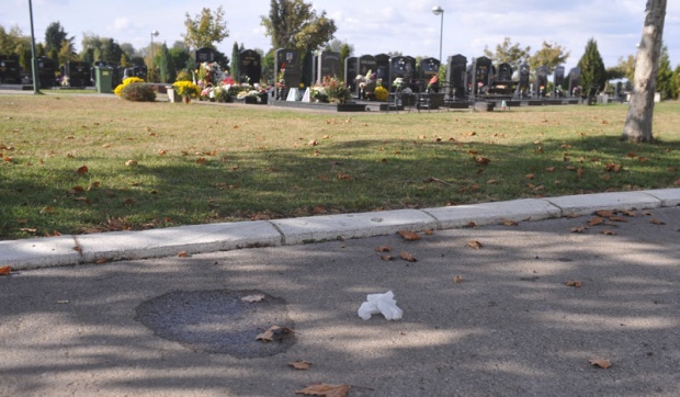 УЖАС НА БЕЖАНИЈСКОМ ГРОБЉУ: Жена се случајно запалила