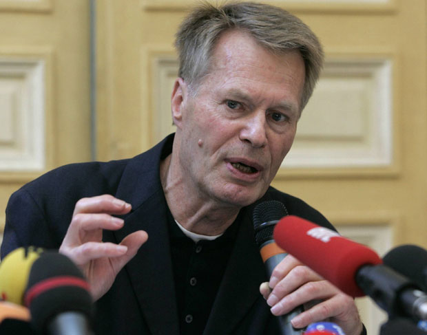 Француски Нобеловац осудио лоше опхођење према имигрантима