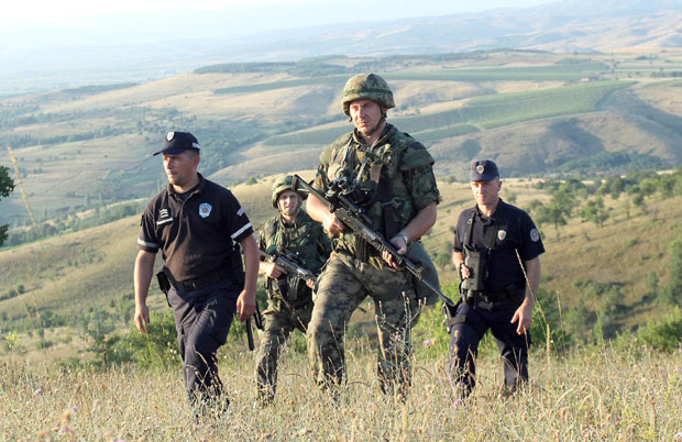 Мање миграната, војска се повукла