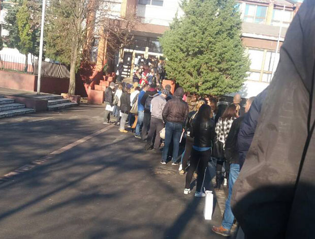 Зором чекали за упис у основне школе