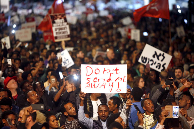 Нетанијаху: Западне земље примају неке од Африканаца који траже азил у Израелу