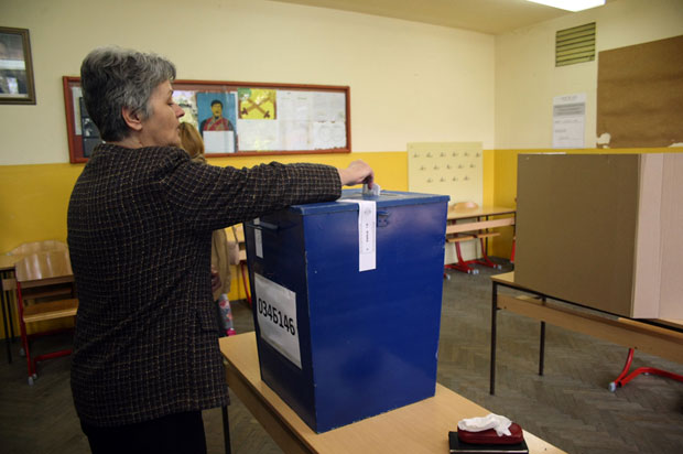 За победу потребно 300.000 гласова