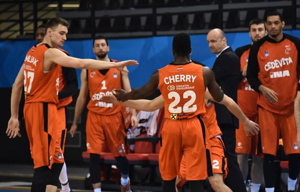 Скандирање навијача Цедевите у Подгорици - првоаприлска шала