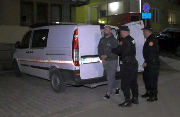 Притвор од 72 сата због бацања бомбе на кућу новинара (ФОТО)