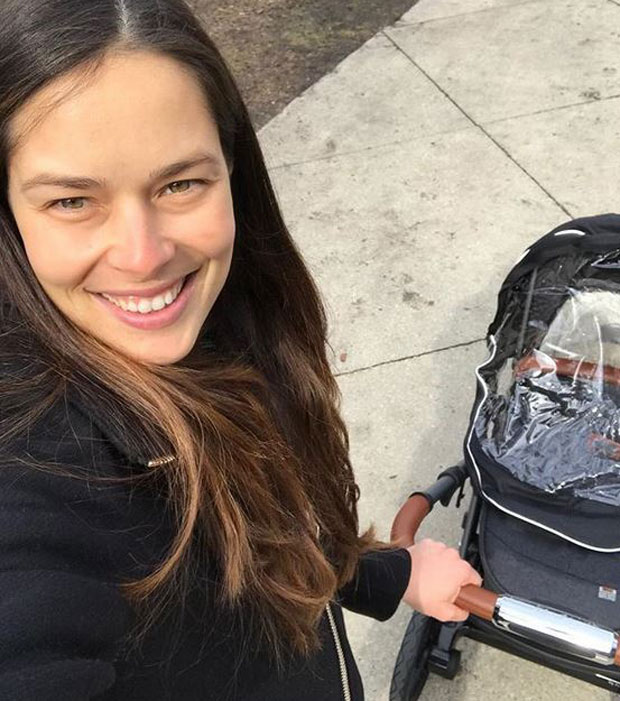 Ана Ивановић у топ форми две недеље после порођаја (ФОТО)