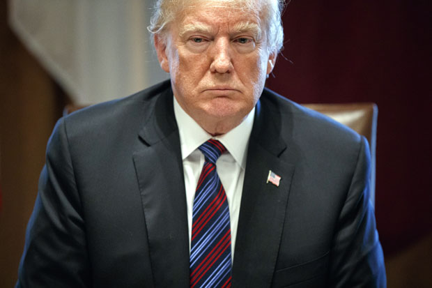 Трамп: Док не буде зида, границу са Мексиком чуваће војска