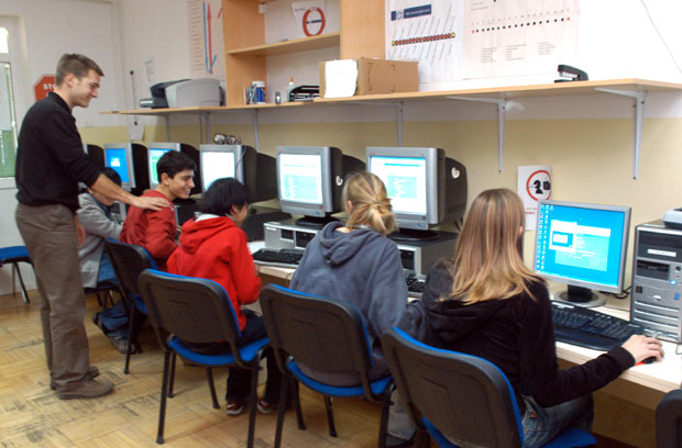 Информатичка одељења ничу широм Србије