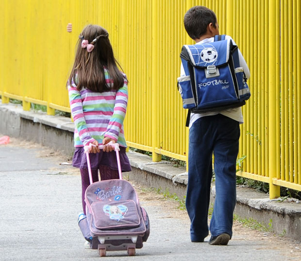 Упис у први разред новoсадских школа: У скамији 400 ђака више