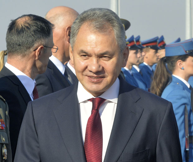 Шојгу: Америка и НАТО стигли на наше границе, а младонатовци јуришају по награду