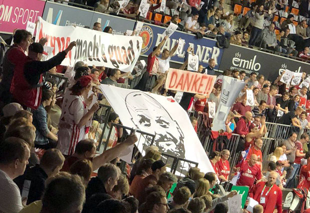 Радоњић победом дебитовао на клупи Бајерна: Навијачи се захвалили Ђорђевићу