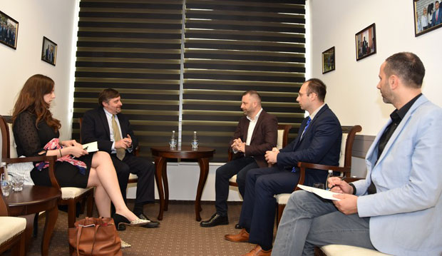 Јевтић, Симић и Палмер: Дијалогом решавати проблеме; Харадинај: САД имају виталну улогу у свим процесима на Космету 