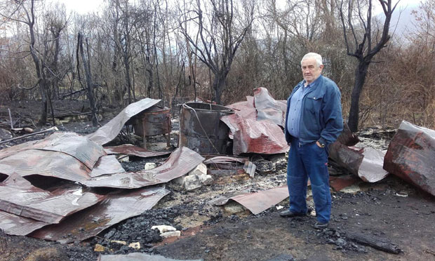 ПОЖАР КОД НОВЕ ВАРОШИ: Изгорео помоћни објекат, захваљујући комшијама Гордићима спасена кућа