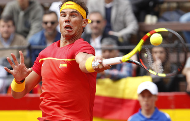 Надал се победом у Дејвис купу вратио на терен после повреде