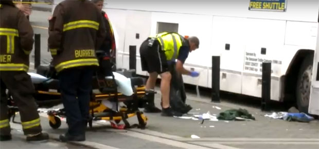 ТРАГЕДИЈА У КАНАДИ: У судару аутобуса с младим хокејашима погинуло 14