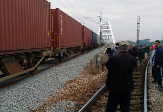 ПРВИ ВОЗ ПОСЛЕ 19 ГОДИНА: Теретњак прешао преко Жежељевог моста