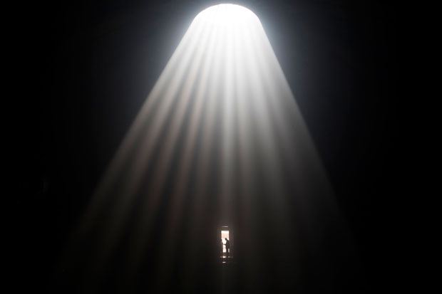 ДАЛЕКО ОД ОЧИЈУ РУСКЕ И ГРЧКЕ ЦРКВЕ: Непризната МПЦ од Бугара добила Благодатни огањ