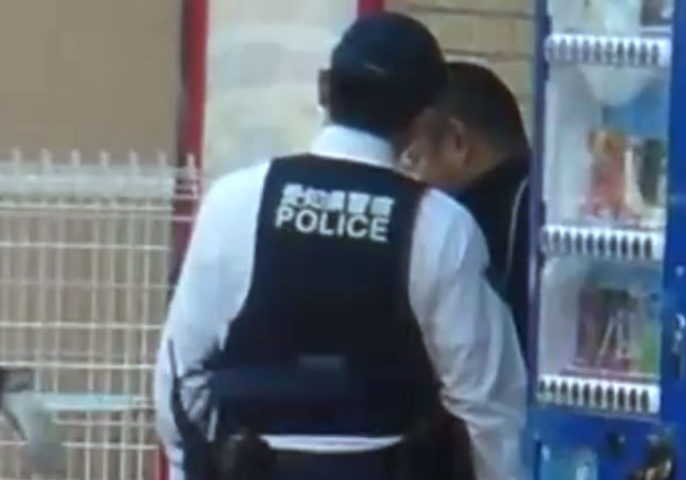 ДРЖАО СИНА ВИШЕ ОД 20 ГОДИНА У КАВЕЗУ: Хранио сам га сваког дана!