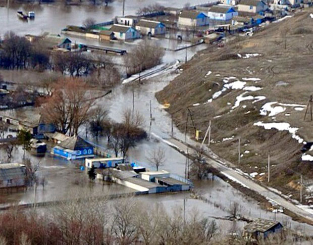 Поплављено више од 510 кућа у Русији (ВИДЕО)