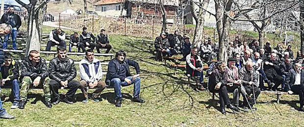 Шекуларци не желе да дају земљу