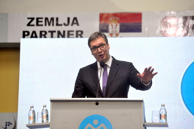 ПРЕДСЕДНИК У МОСТАРУ: Запошљавaње и бољи живот грађана најважније теме 