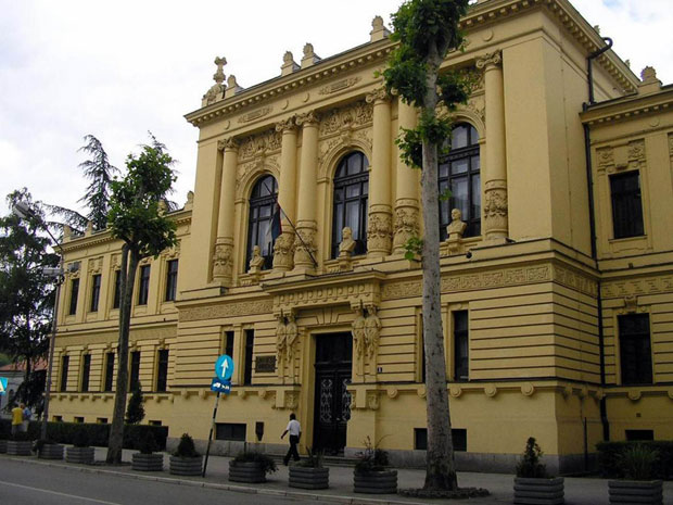 Програмери неће да раде у просвети