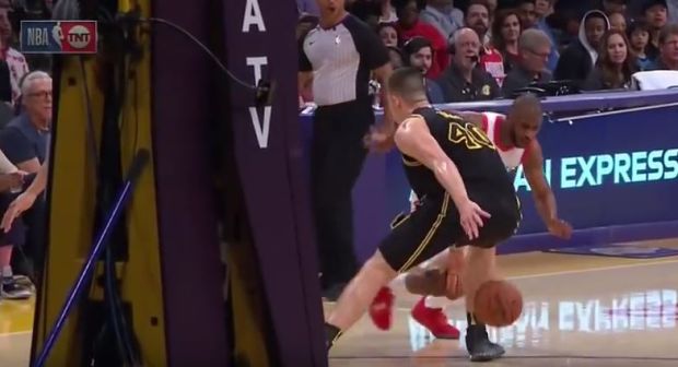 ПОЛ СЕ ПОИГРАО СА ХРВАТОМ: Бивши центар Меге није знао где се налази... (ВИДЕО